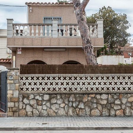 فيلا Casa Samara كاستيلديفيلس المظهر الخارجي الصورة